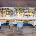 Maria Palace Complex