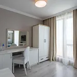 Maria Palace Complex *