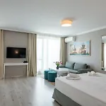 Maria Palace Complex Hotel *