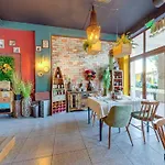 Hotel Maria Palace Complex *