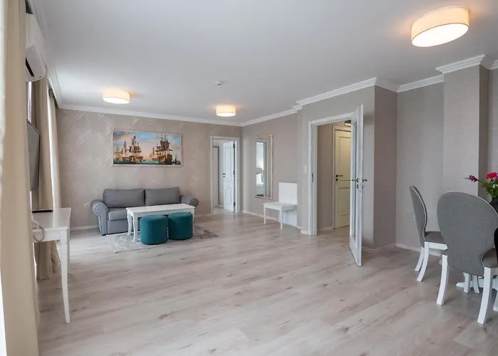 Maria Palace Complex *