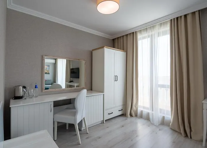 Maria Palace Complex *